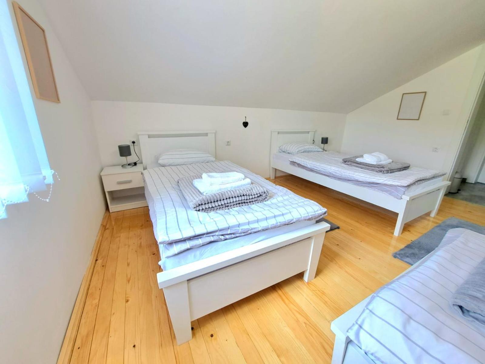 Sobe Zizi Bed and Breakfast Jajce Exteriör bild