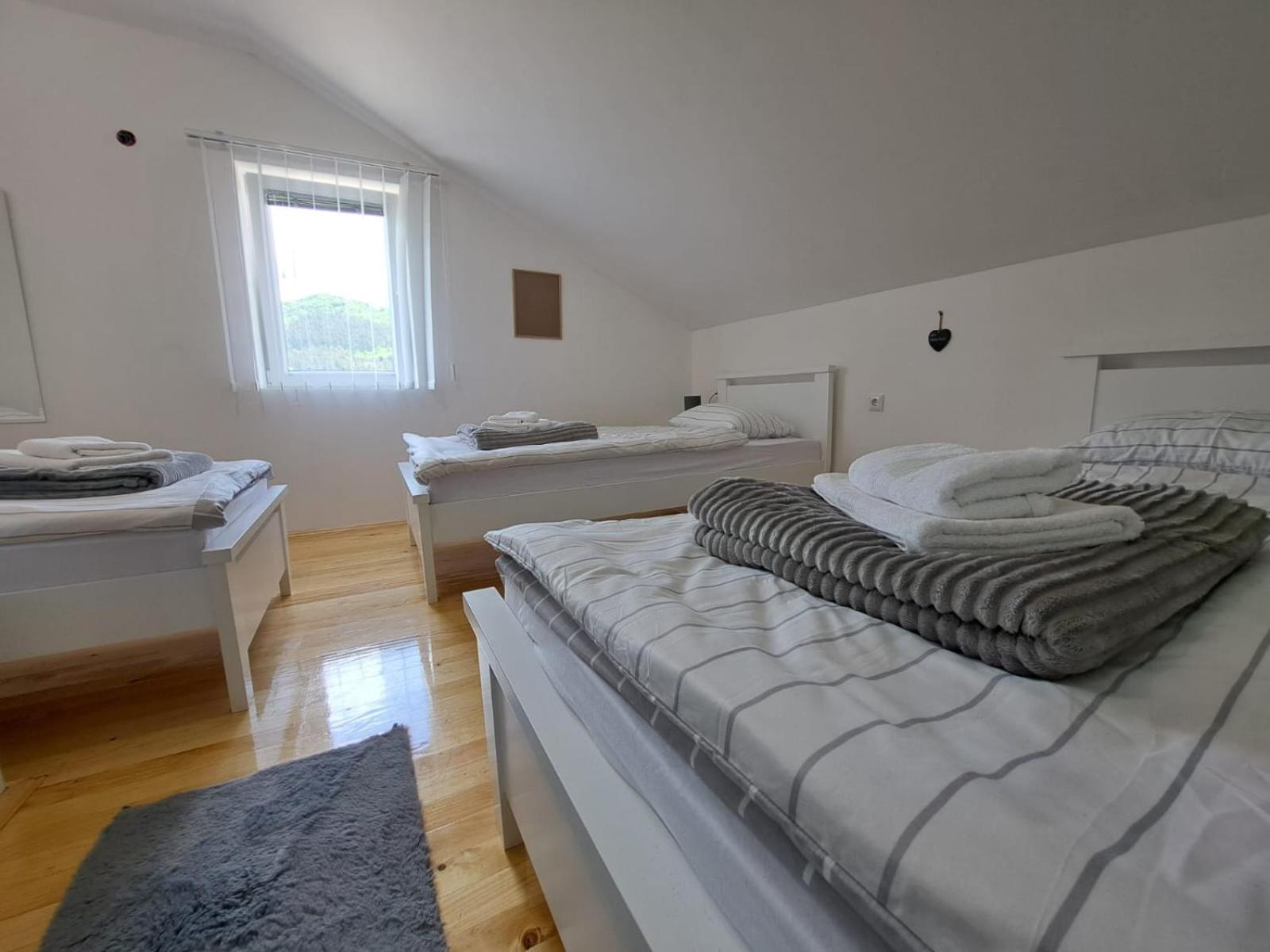 Sobe Zizi Bed and Breakfast Jajce Exteriör bild