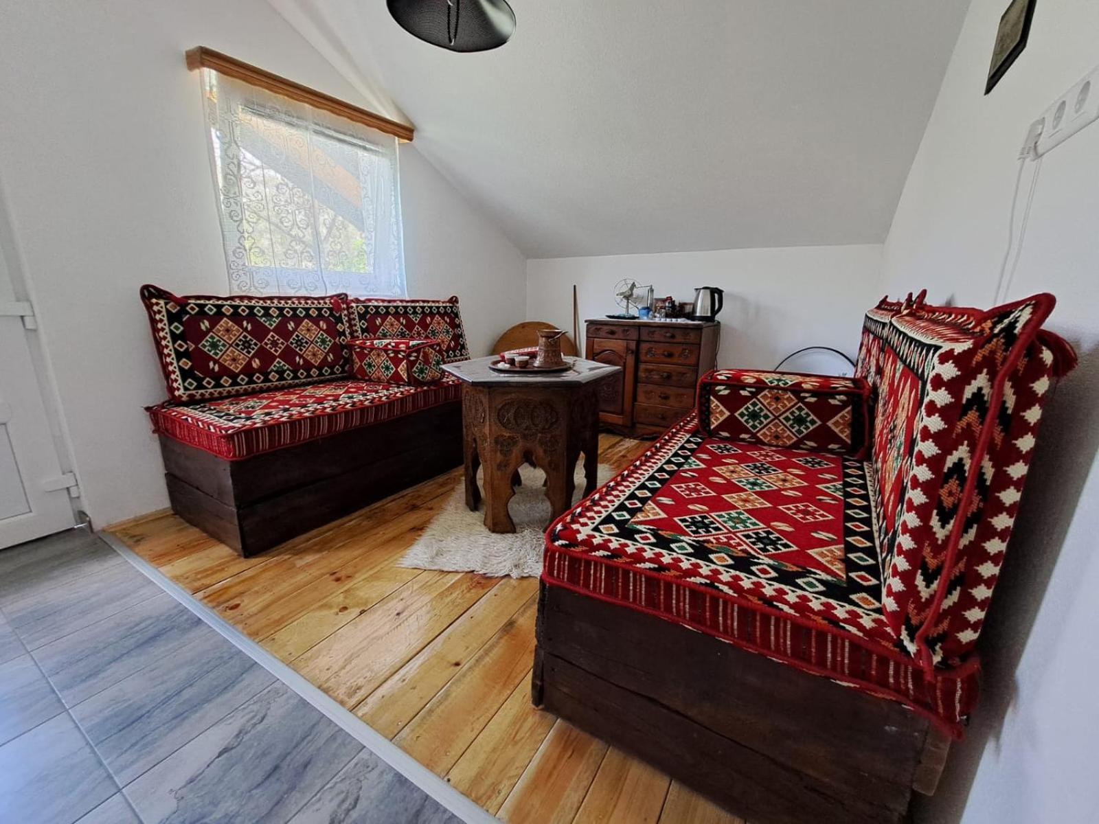 Sobe Zizi Bed and Breakfast Jajce Exteriör bild